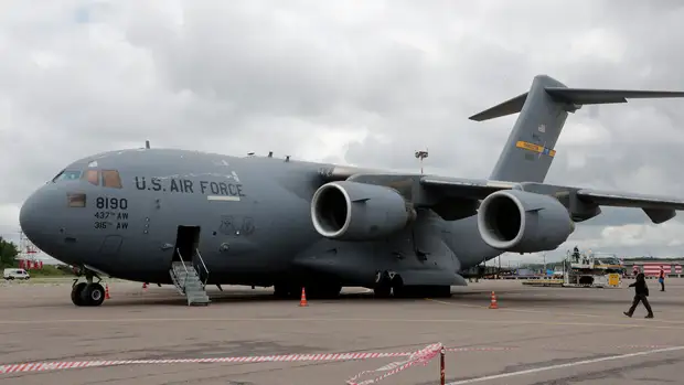 Шесть тяжелых транспортных самолетов из США прибыли в Польшу