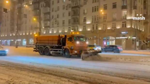 Циклон «Фрэнсис» атаковал столичный регион, снегопад парализовал дороги и аэропорты