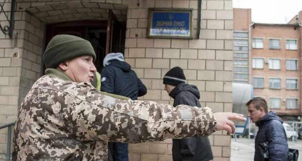 В Израиле наблюдается намного больше добровольцев, чем на Украине, потому что евреи понимают, что...