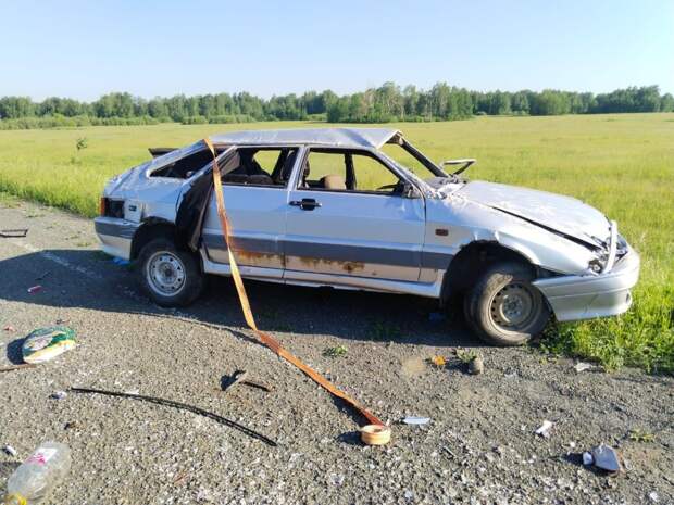 Нарушитель разбился при перевороте автомобиля в Челябинской области