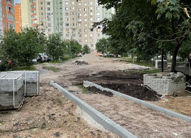 Детскую площадку на улице Полины Осипенко благоустроят до конца августа — управа