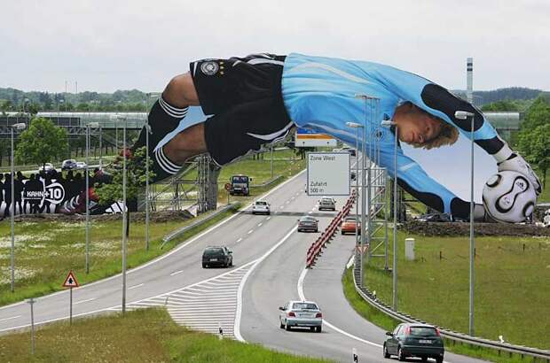 http://theinspirationroom.com/daily/print/2006/6/adidas_oliver_kahn_bridge.jpg
