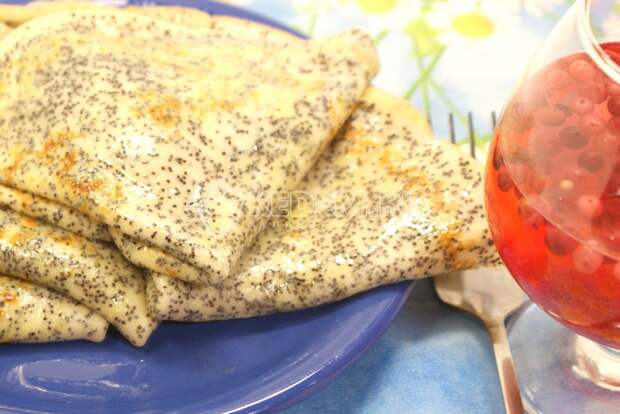 Блины с маком. Кулинарный фото рецепт приготовления блинов  с маком.