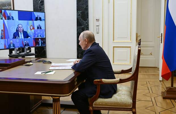 Путин провел первое в 2026 году совещание с членами Совбеза