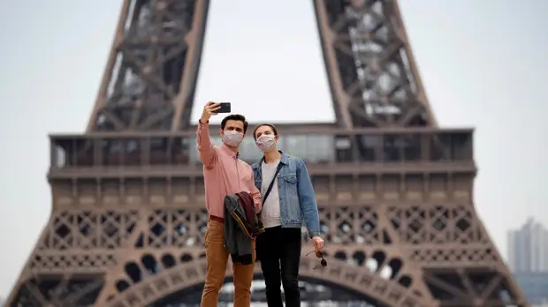 Число жертв коронавируса во Франции превысило 100 тысяч