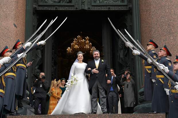 В ЗВО проводят проверку аренды почетного караула монархистами-реконструкторами