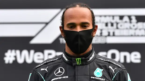 Хэмилтон заявил, что лично пообщался с теми, кто не встал на колено на Гран-при Штирии
