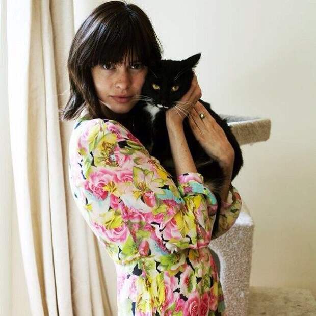 Брайан Виллс, Brianne Wills, девушки со своими котами, девушки с кошками которых они приютили