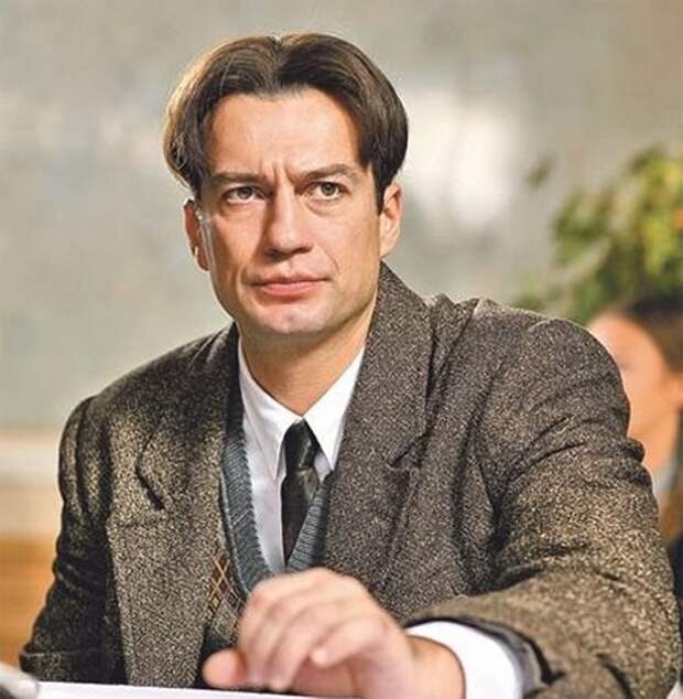 В роли Владимира Маяковского в одноименном сериале В роли Владимира Маяковского в одноименном сериале