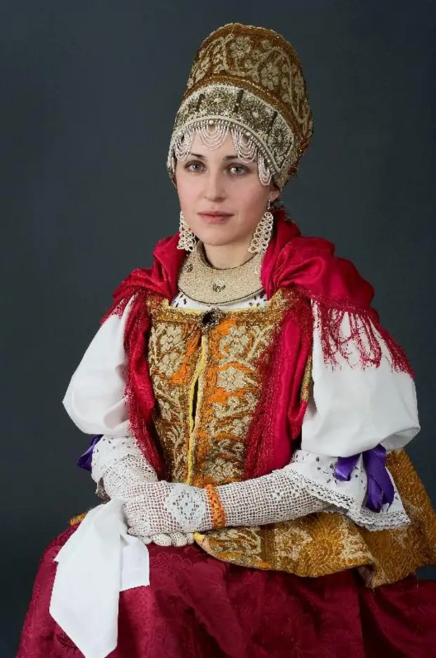 Русские народные костюмы женщин