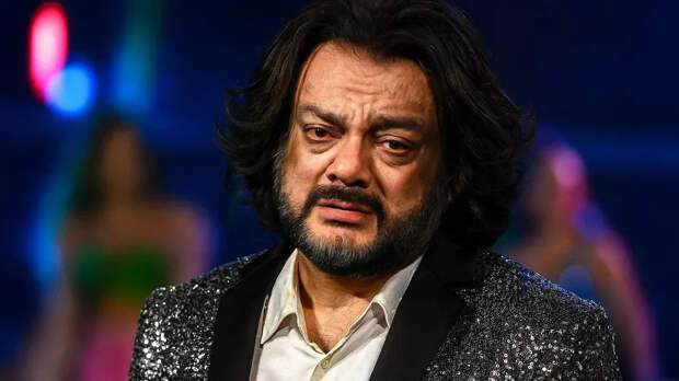 Очевидцы: Филипп Киркоров закурил в зале барнаульского аэропорта