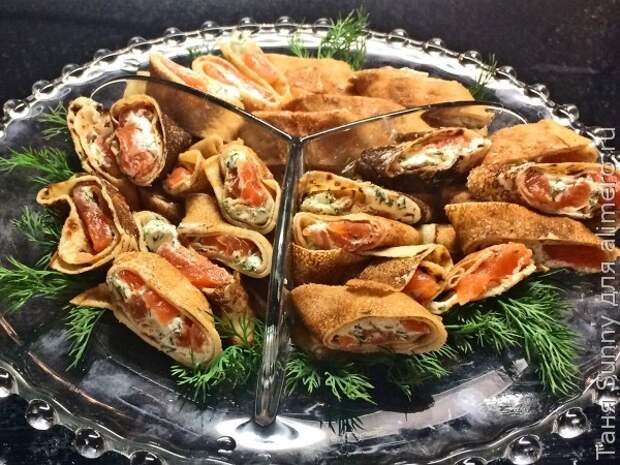 рулетики из лосося со сливочным сыром