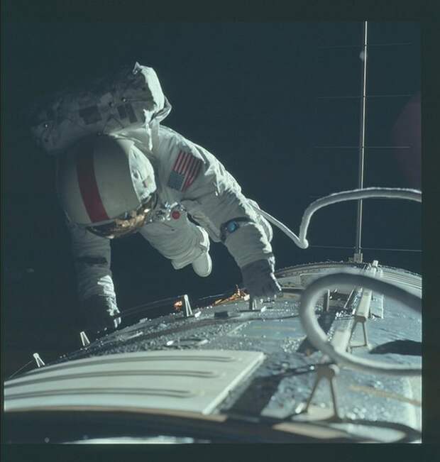 Редкие фотографии Луны от NASA
