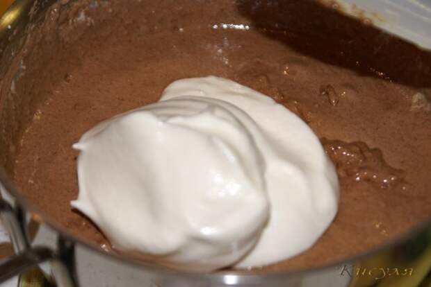 Шоколадно-гречневый торт с карамельно-цитрусовым кремом из гречневой муки