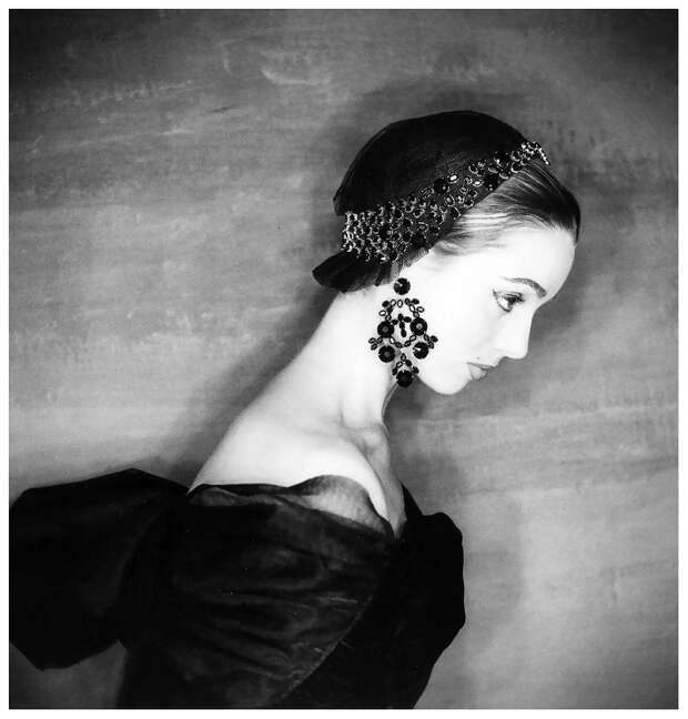 Elsa Martinelli wearing fashion by Givenchy, Paris, British and American Vogues, September 1954 Photo Clifford Coffin.jpg