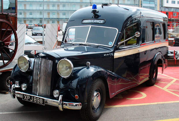 Скорая медицинская помощь. История в автомобилях авто, скорая, скорая помощь