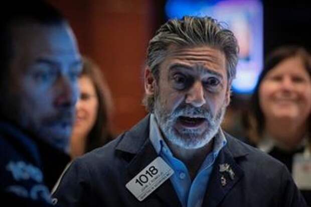 Уолл-стрит в минусе, техсектор слабеет