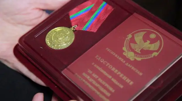 «Женщина может взять оружие»: бывшая участница женского батальона дагестанского села Дылым о событиях 20-летней давности