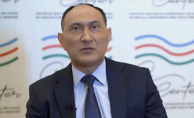 После отказа Алиева приехать в Россию его военный эксперт дал интервью на Украине: "Не бойтесь ответки, бейте!"