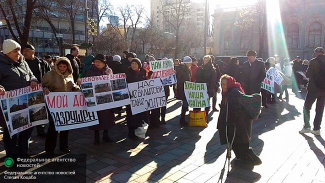 Беженцы Донбасса в Киеве завидуют жителям Новороссии Беженцы Донбасса в Киеве завидуют жителям Новороссии