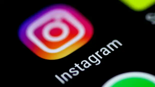 Роскомнадзор потребовал снять ограничения с ролика с гимном России в Instagram