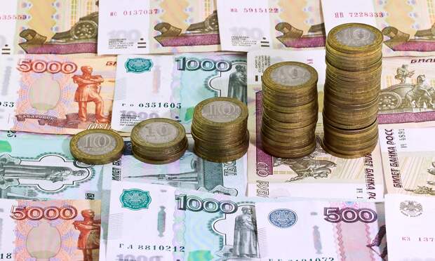 ВЦИОМ зафиксировал снижение доверия россиян к банковским вкладам на фоне падения ставок