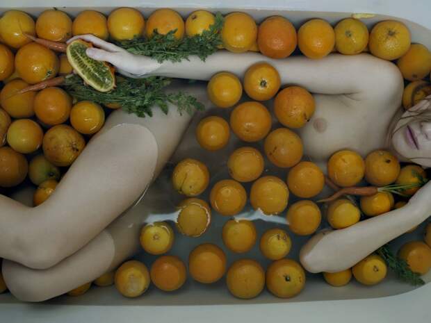 Провокационные снимки фэшн-фотографа