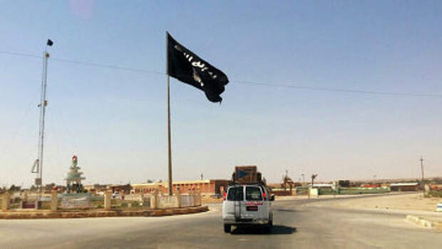 Флаг террористической группировки Исламское государство. Архивное фото