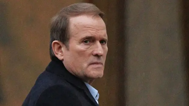 Медведчук заявил об отказе играть роль посредника Зеленского