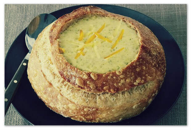 Рецепт сырного супа в хлебе.