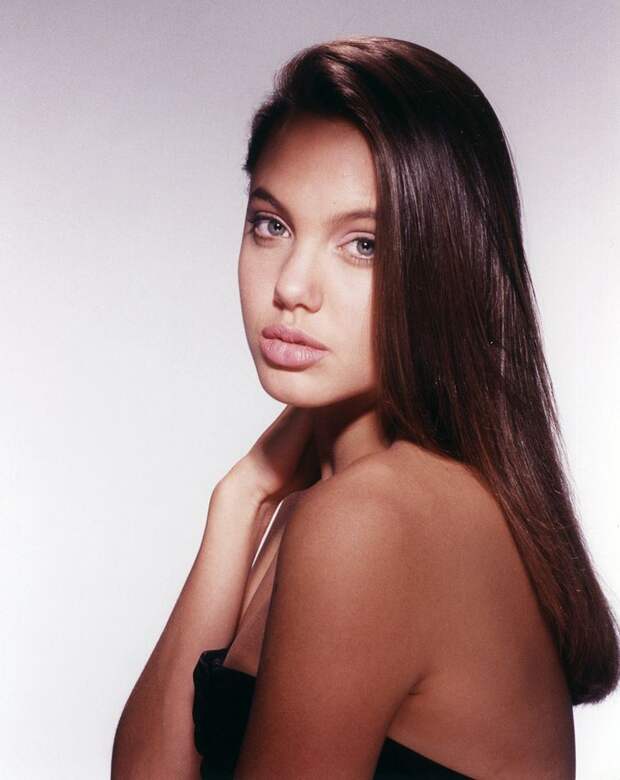 Анджелина Джоли. 1989 год