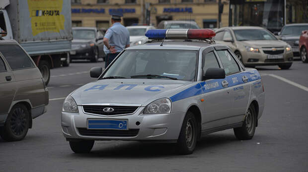Сотрудники ДПС спасли женщину от родов в московской пробке