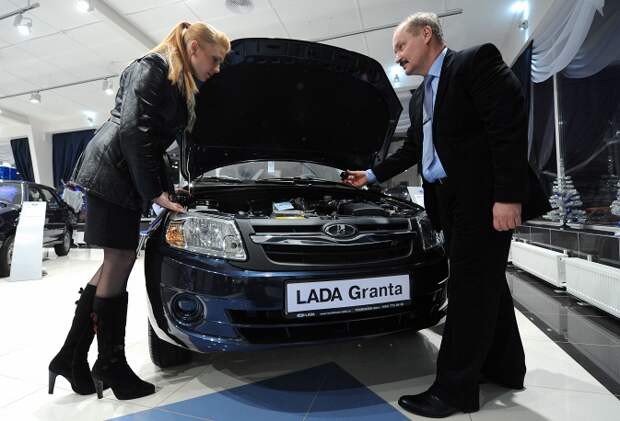 Lada Granta- 1,6 л, 87 л.с.   В Москве премия при росте базового тарифа на 41% составит 6040,3 рубля (рост на 1745,9 рубля)