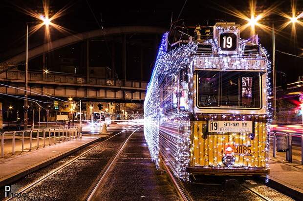 trams01 Чудесные светящиеся трамваи в ночном Будапеште
