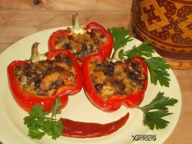 перцы, фаршированные курятиной и грибами