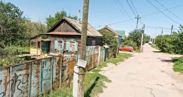 ФАН показывает старый дом в Энгельсе, где зверски убили 6-летнего мальчика
