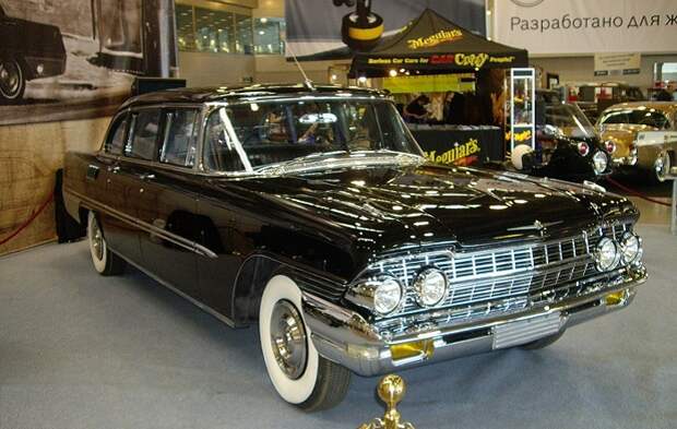 ЗИЛ 111 – машина премиум-класса в СССР/ Фото: ru.wikipedia.org ЗИЛ 111 – машина премиум-класса в СССР/ Фото: ru.wikipedia.org