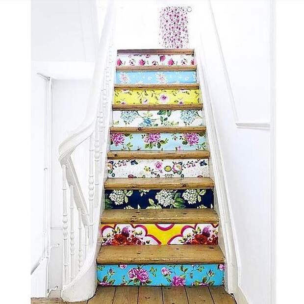 Лестница в цветах: серый, светло-серый, бежевый. Лестница в стиле французские стили.