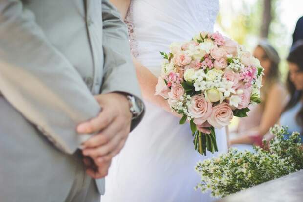 В День России в Москве поженились 165 пар, спрос на свадьбы вырос втрое
