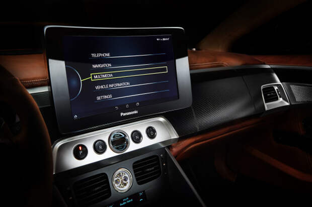 Henrik Fisker Thunderbolt curved display