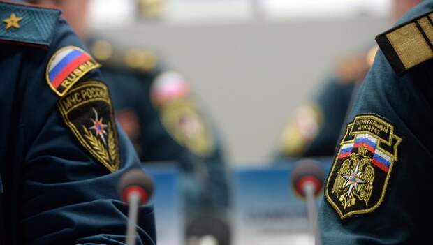 Нашивки на форме сотрудников МЧС. Архивное фото