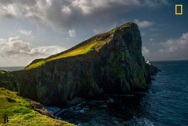 Маяк Нейст-Пойнт на острове Скай в Шотландии national geographic, дикая природа, лучшие фотографии, фотографии природы, фотоконкурс, фотоконкурсы. природа