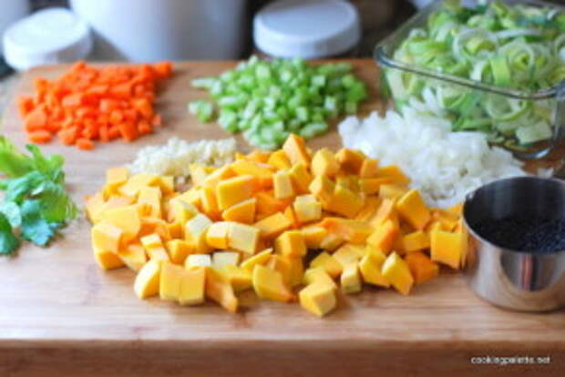 black lentil pumpkin soup  (4)