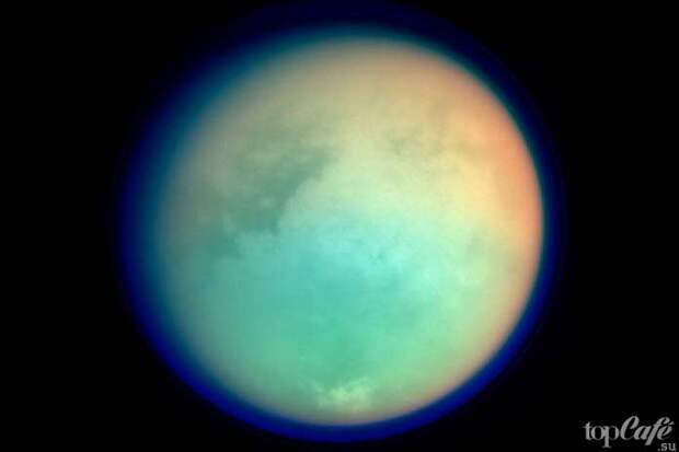 Сатурн имеет удивительные луны, одной из которой является Титан