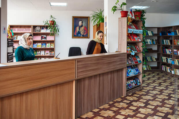 Сотрудницы библиотеки. грозный, прогулка, чечня