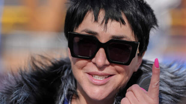 Врач запретил Лолите есть сало