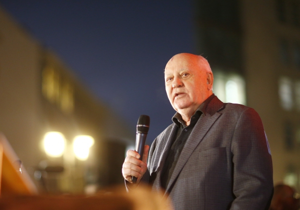 Горбачев получил ответ на заявление о необходимости "второй перестройки" Горбачев получил ответ на заявление о необходимости "второй перестройки"