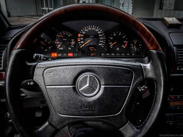Броневик из девяностых авто, 9gag, drive2, Mercedes, 90-е, броневик, длиннопост, Интересное