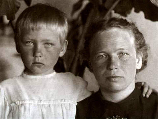 1007 Ия Саввина с мамой Верой Ивановной.jpg