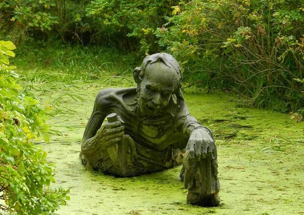 The Ferryman’s End - жутковатая скульптура. The Ferryman’s End - жутковатая скульптура.